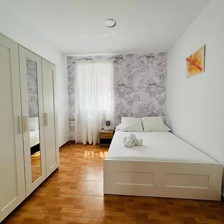 Leisa House Apartment Malaga